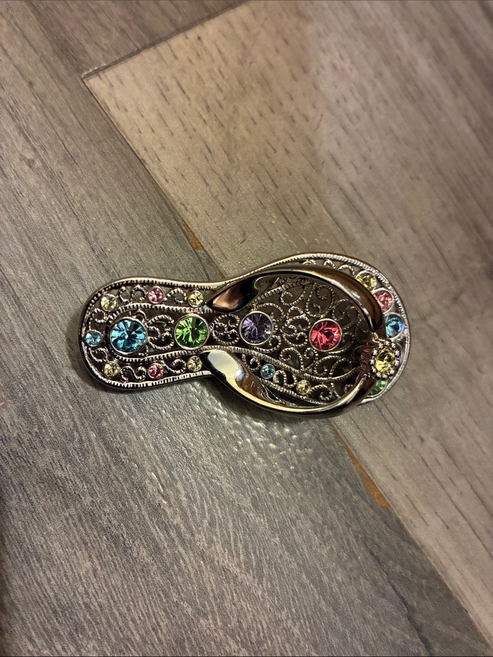 Swarovski Buttler Pin